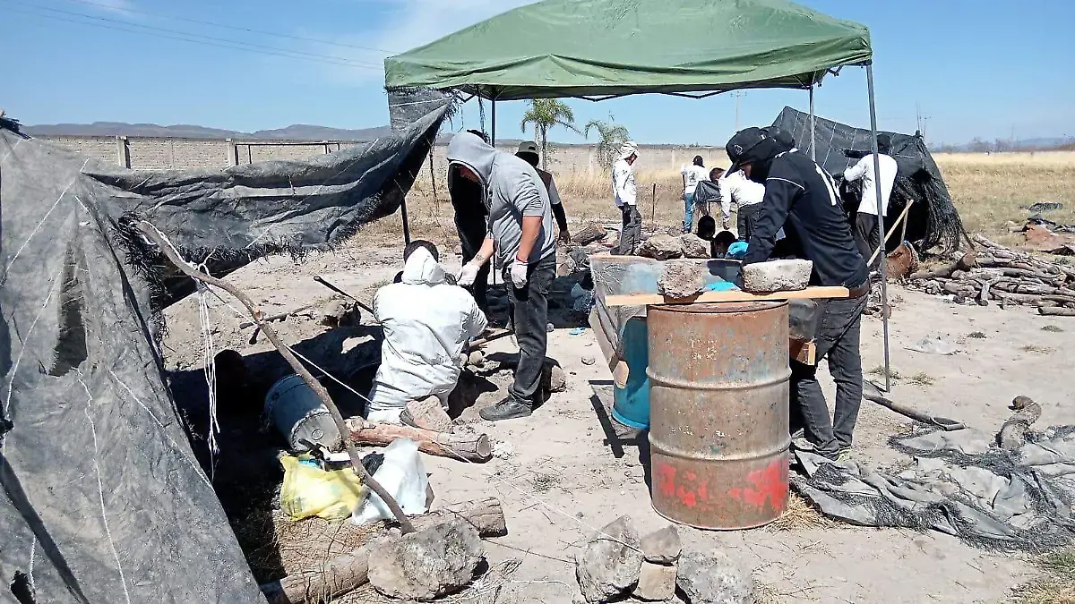 Guerreros Buscadores de Jalisco buscan restos en rancho de Teuchitlán